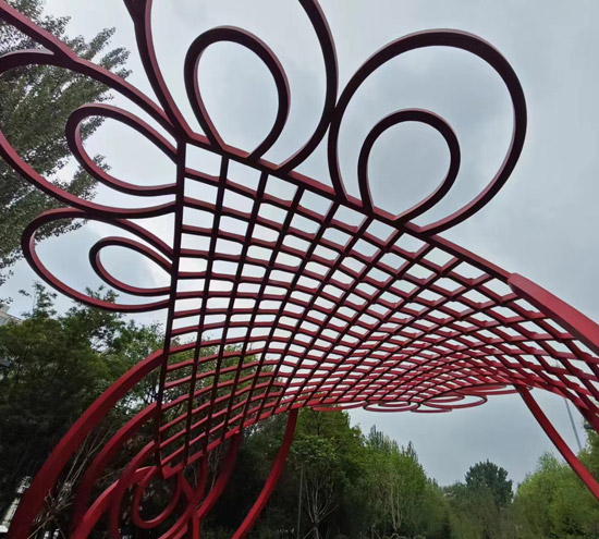 北京拉彎加工廠在產(chǎn)學(xué)研領(lǐng)域取得新進(jìn)展，最近拉彎廠全面展現(xiàn)高精尖技術(shù)！