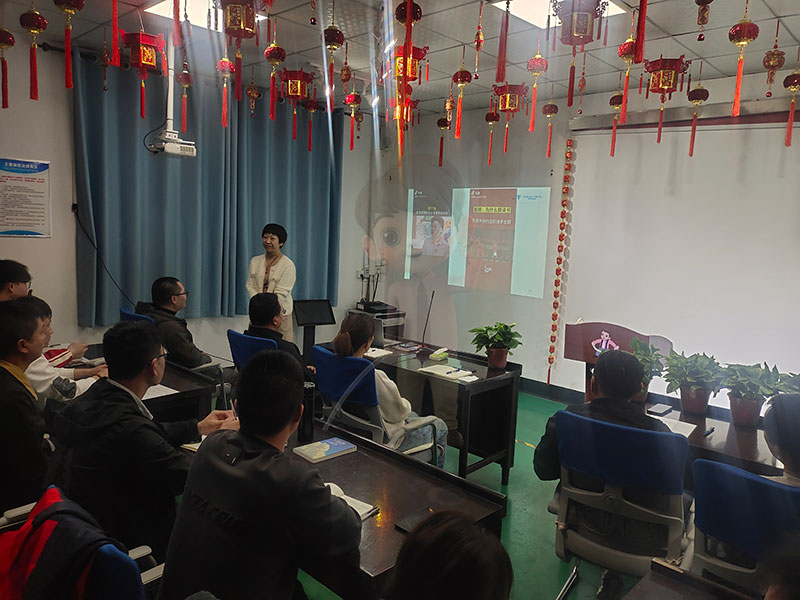 思維破繭，共赴成長：盛達(dá)拉彎共讀聯(lián)盟學(xué)習(xí)小組進(jìn)階之旅