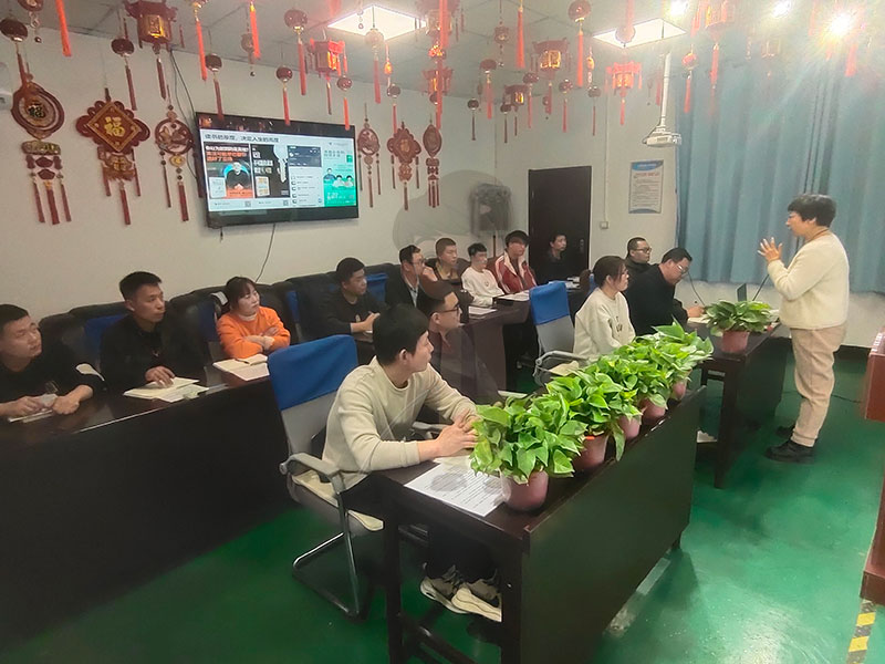 思維破繭，共赴成長：盛達(dá)拉彎共讀聯(lián)盟學(xué)習(xí)小組進(jìn)階之旅