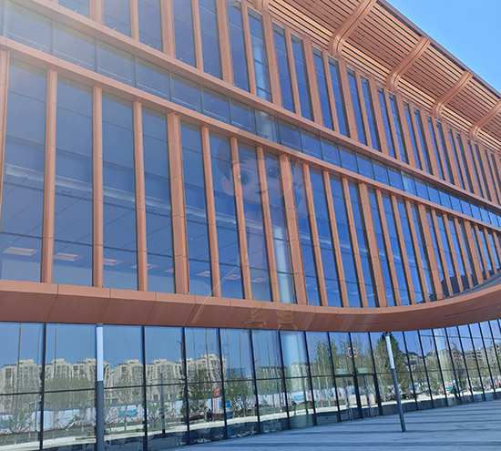 廊坊幕墻型材拉彎技術(shù)的創(chuàng)新與應(yīng)用：提升建筑美學(xué)與結(jié)構(gòu)性能的完美結(jié)合