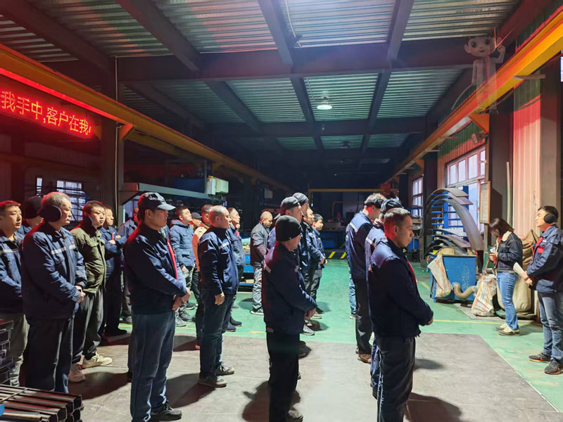 以精進(jìn)鑄魂 以安全護(hù)航｜盛達(dá)偉業(yè)北京拉彎廠(chǎng)周一晨會(huì)凝聚發(fā)展新動(dòng)能