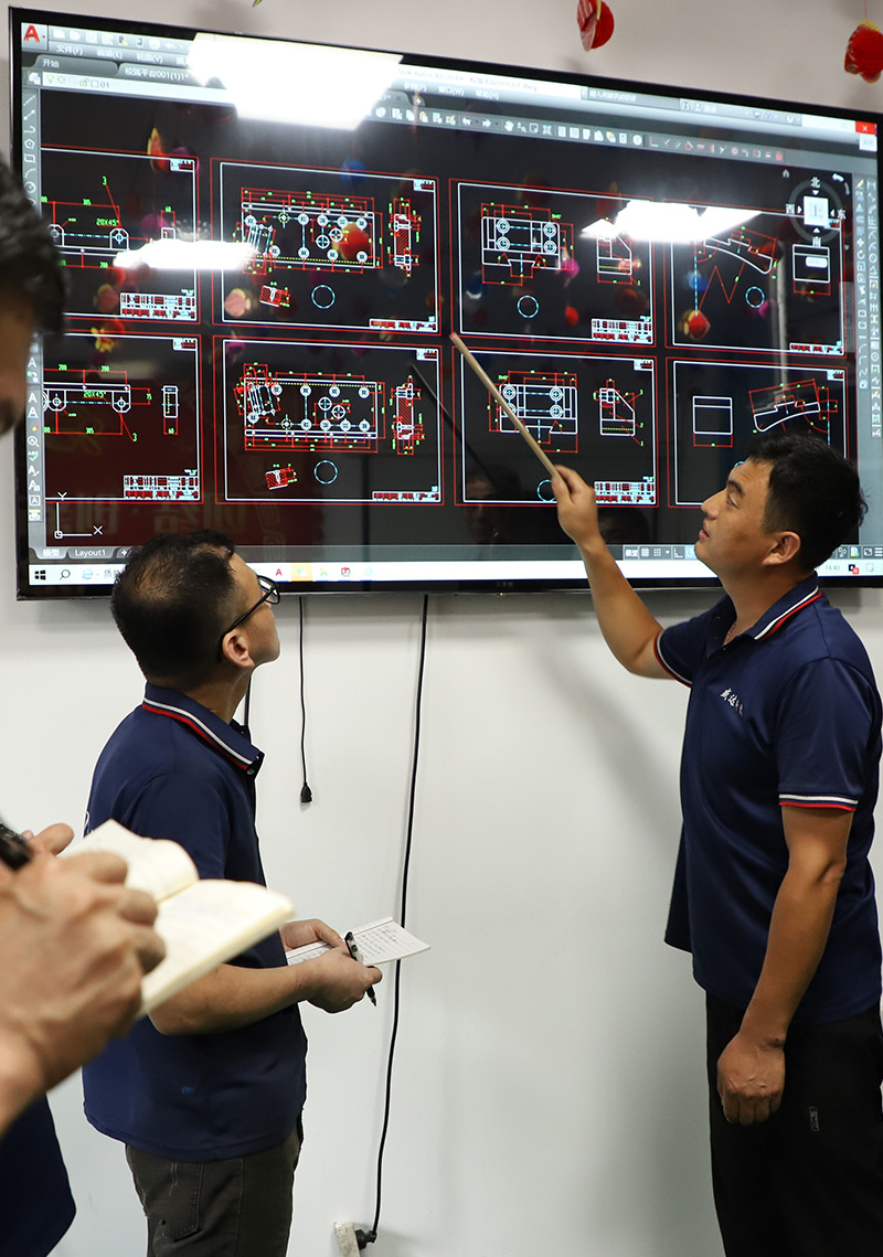 北京型材拉彎網(wǎng)祝全球華人客戶朋友們春節(jié)快樂！